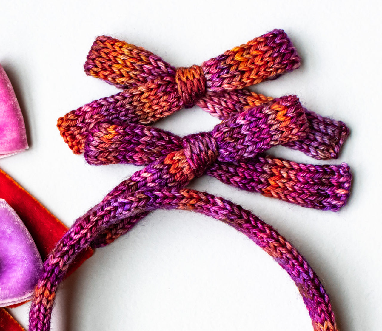 Phoenix | sweater bows