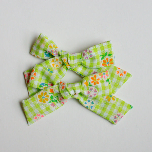 Green Gingham | vintage flocked bows